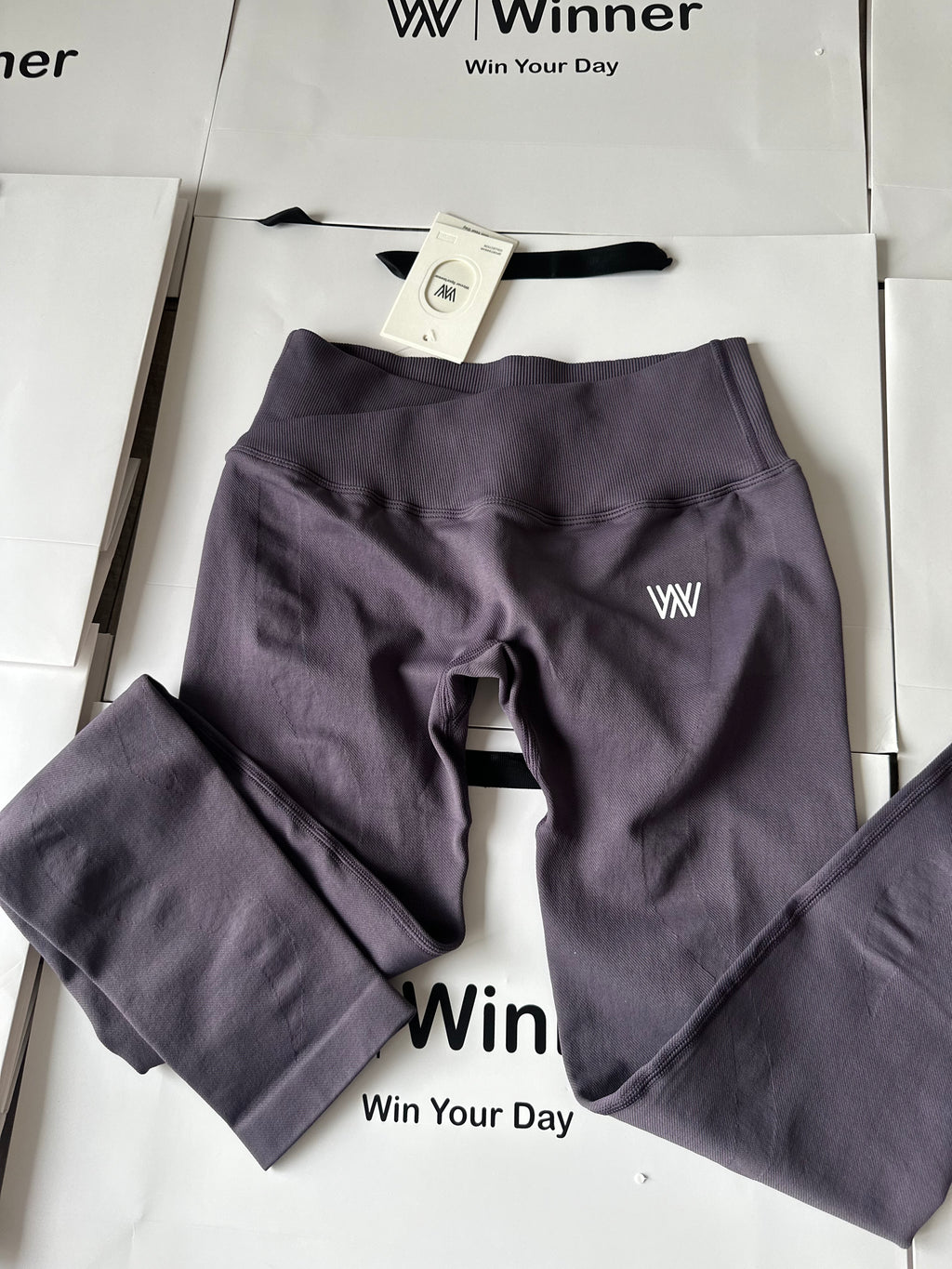 V-waist leggings