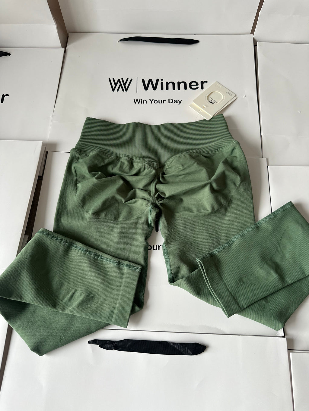 V-waist leggings