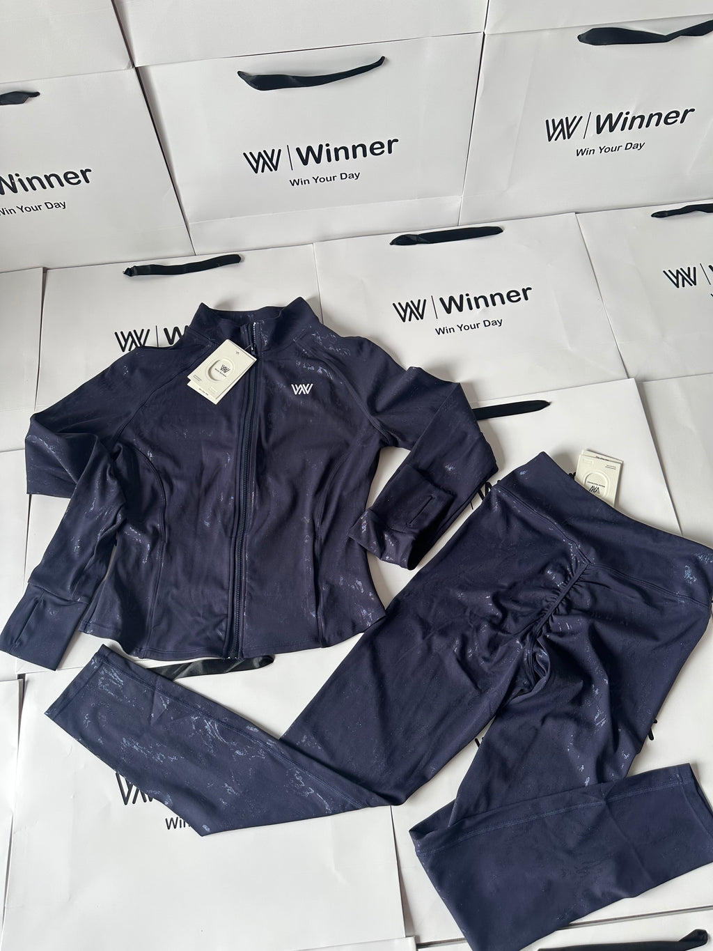 Zip-up jacket set