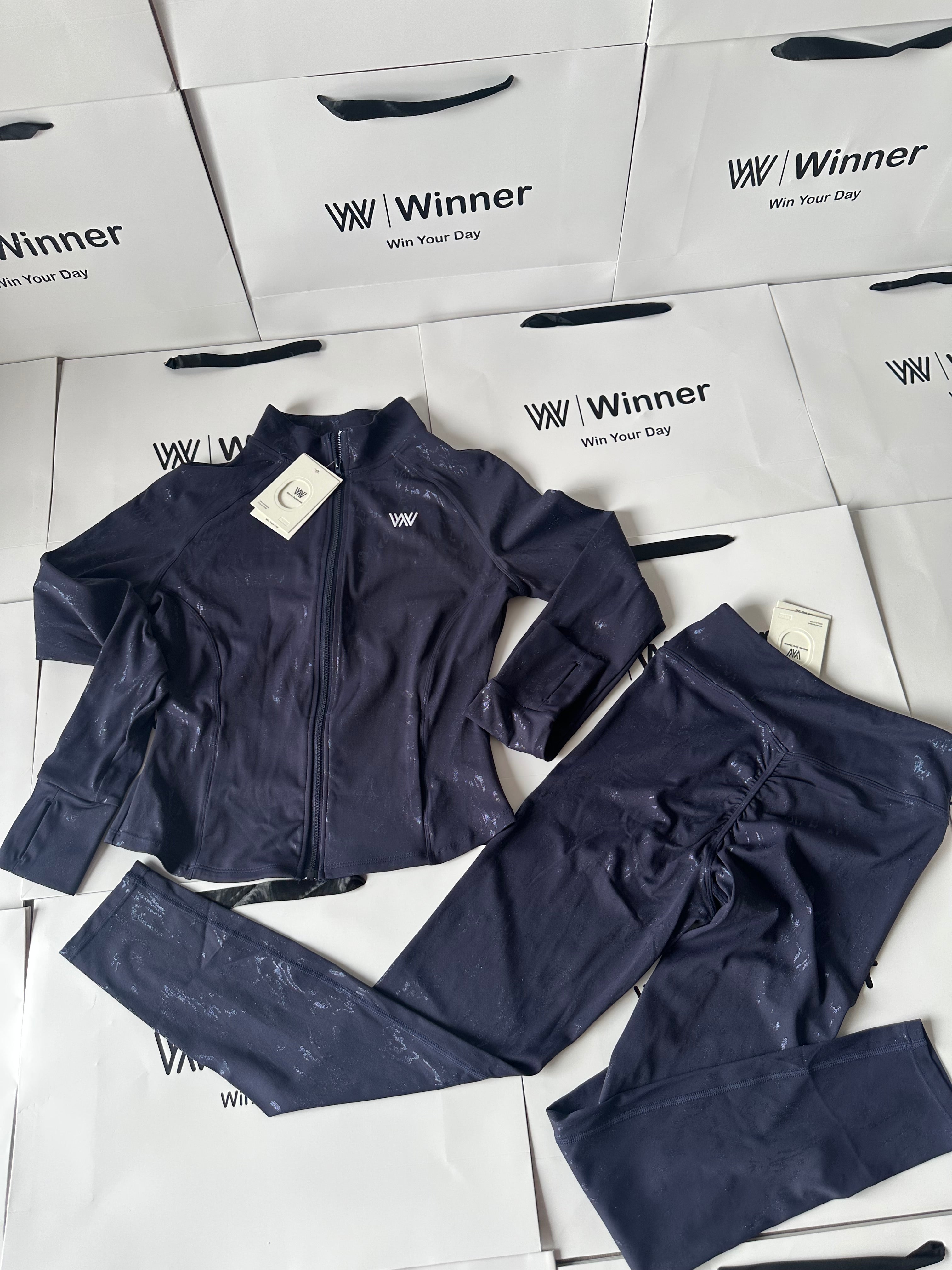 Zip-up jacket set