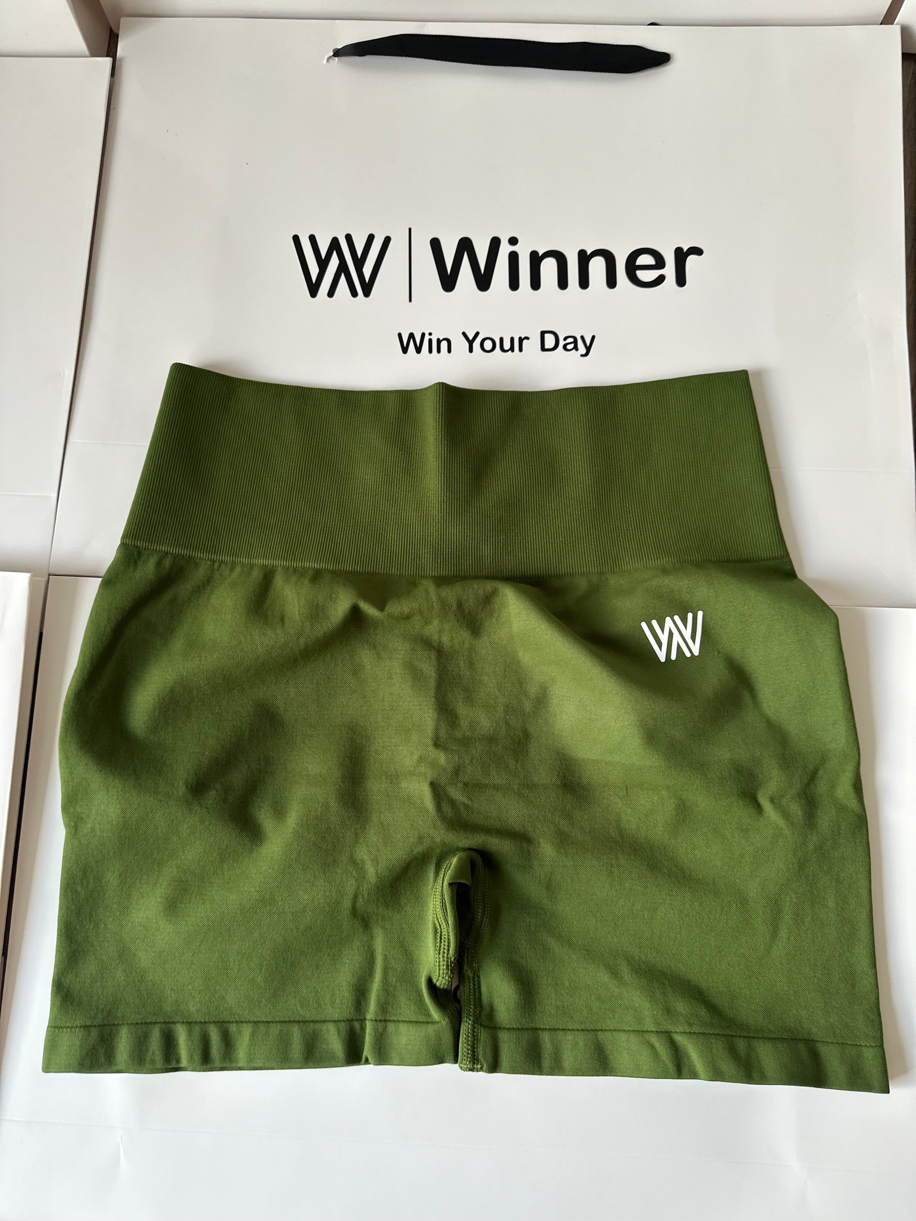 V bavk short