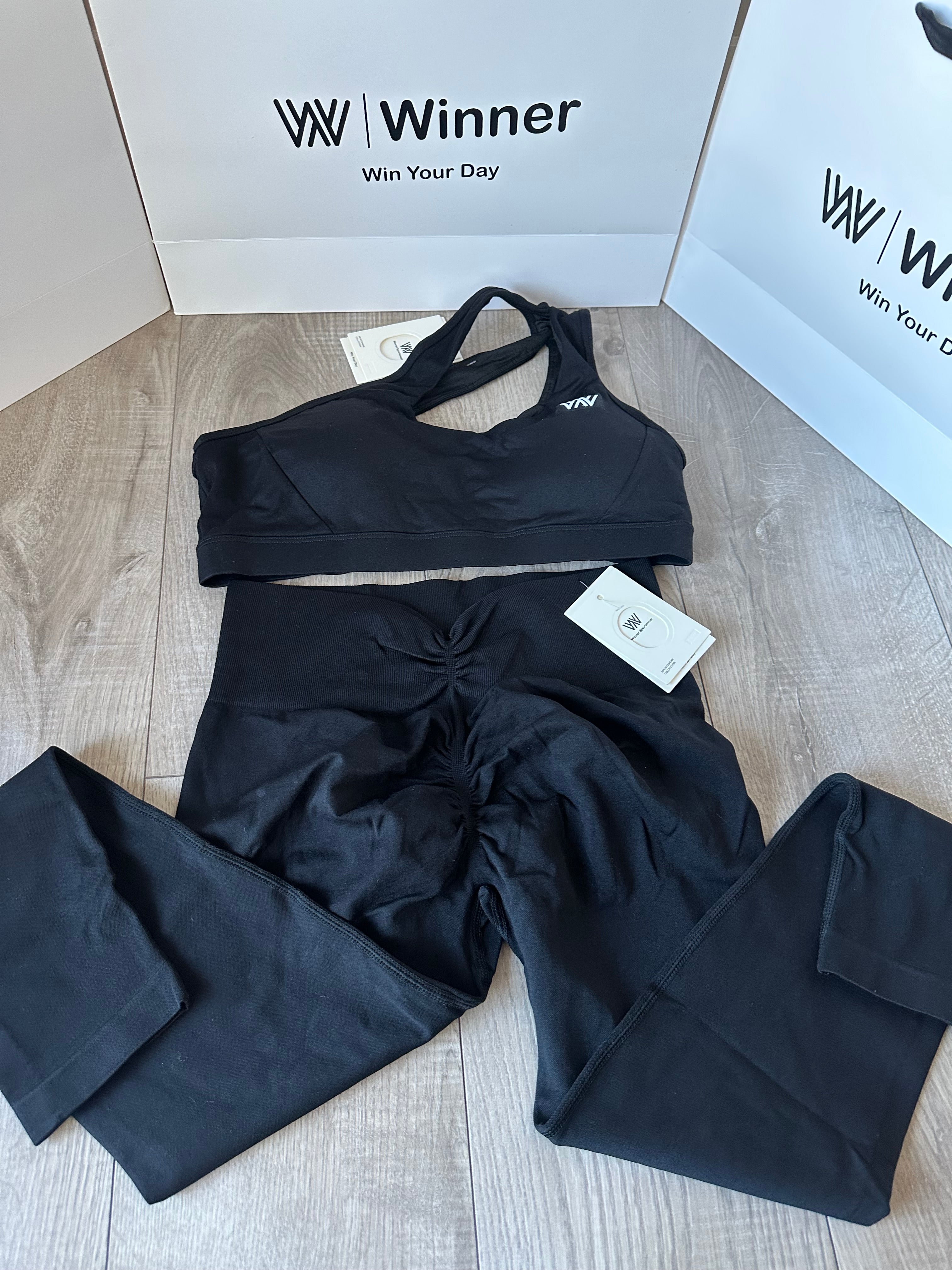 V back leggings