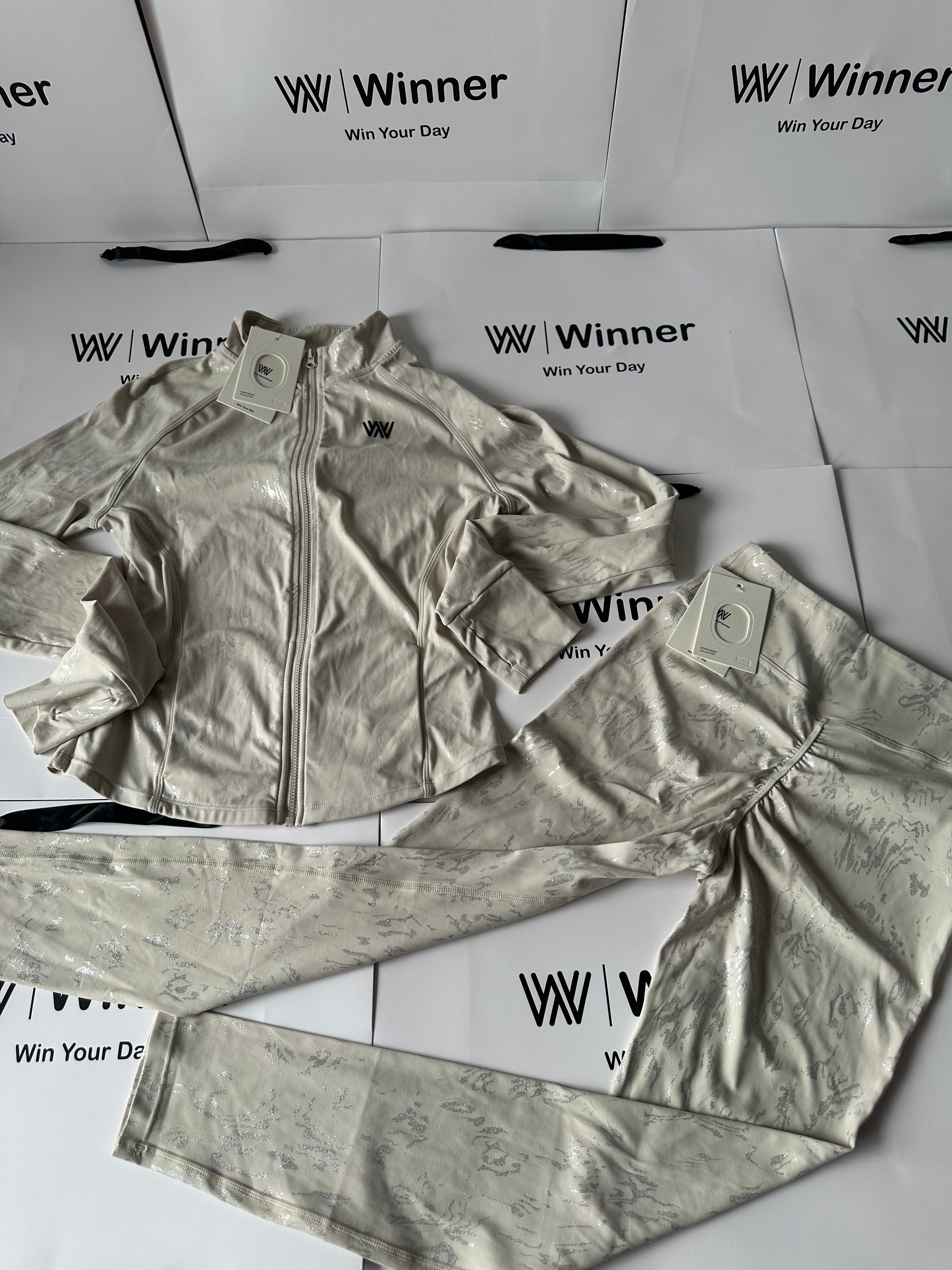 Zip-up jacket set
