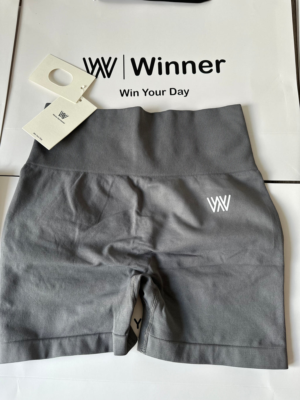 V bavk short