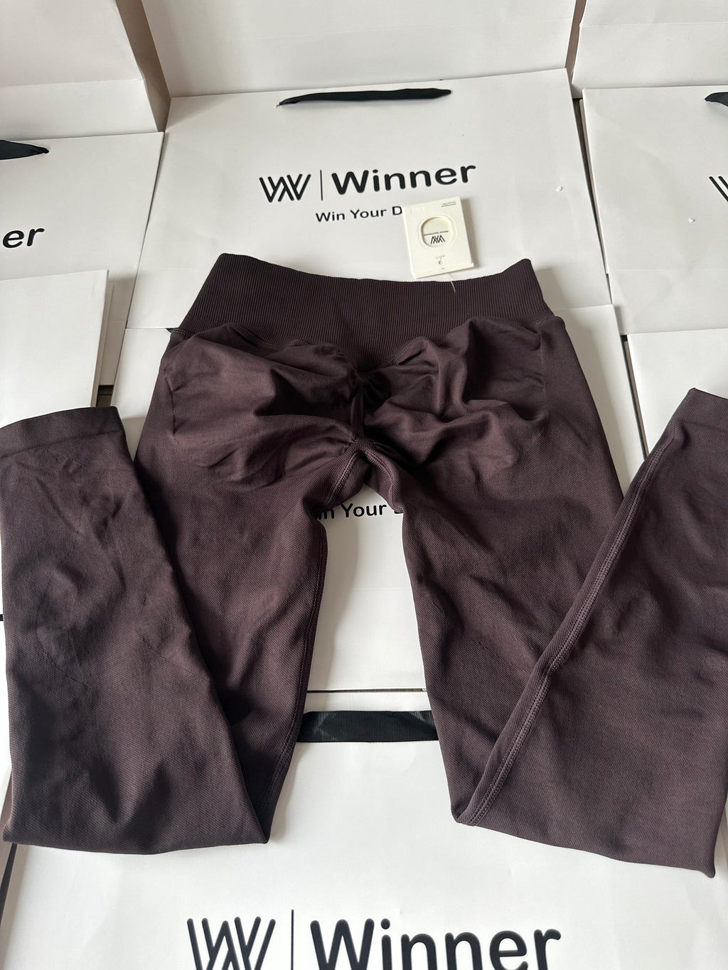 V Leggings