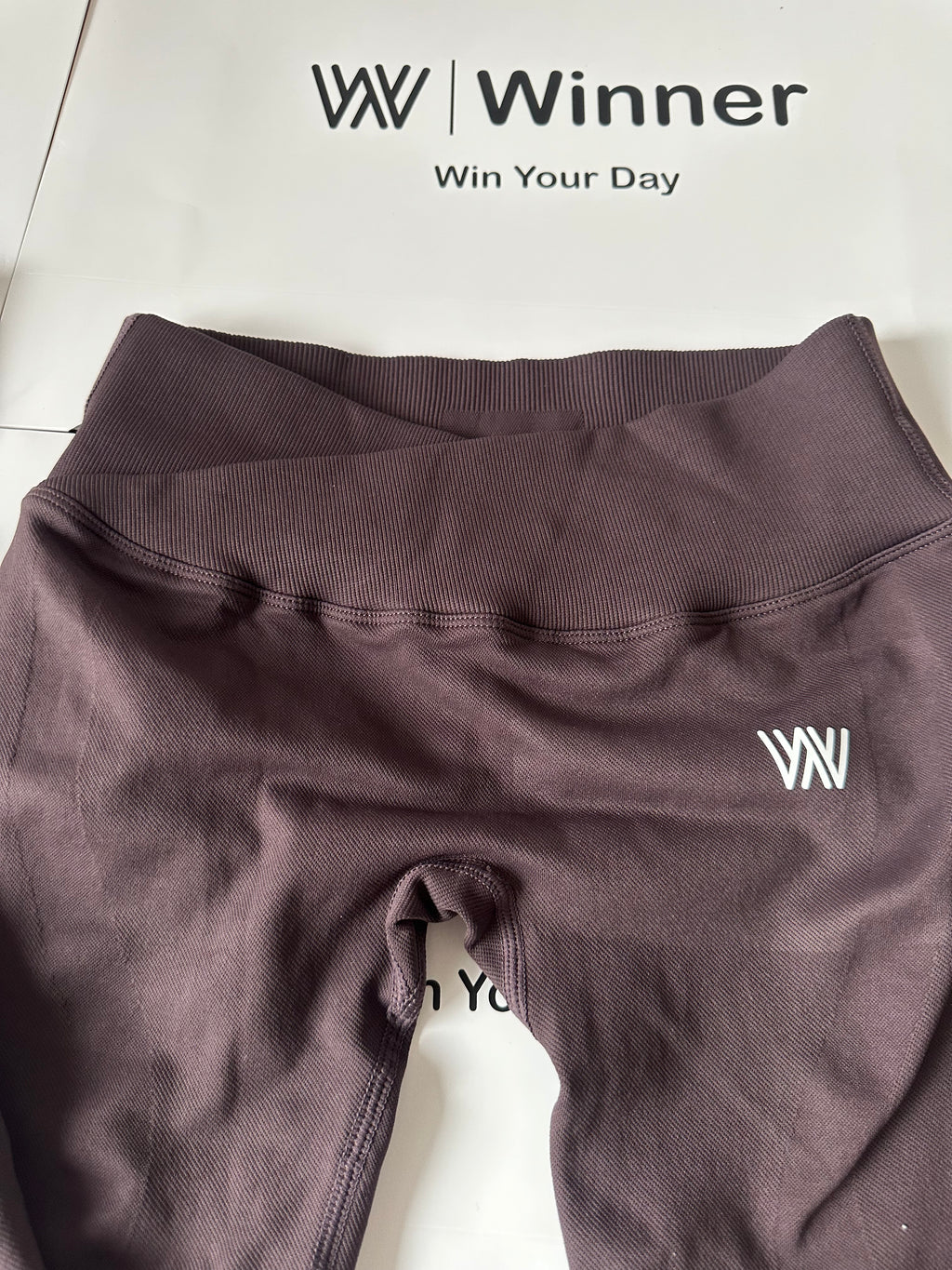 V Leggings