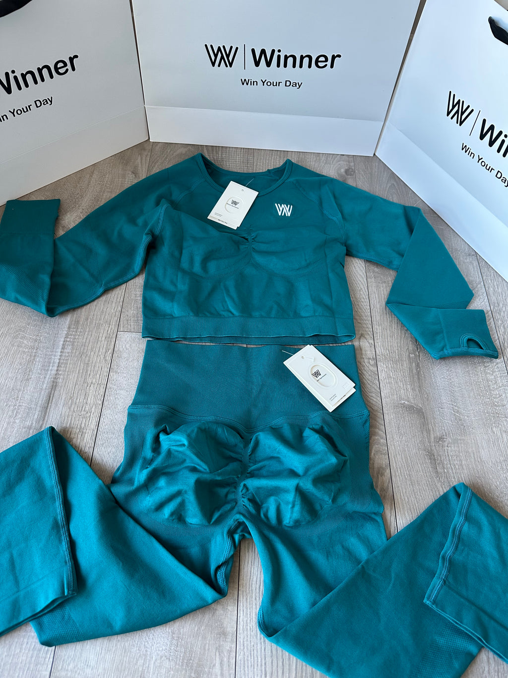 Long-sleeve set