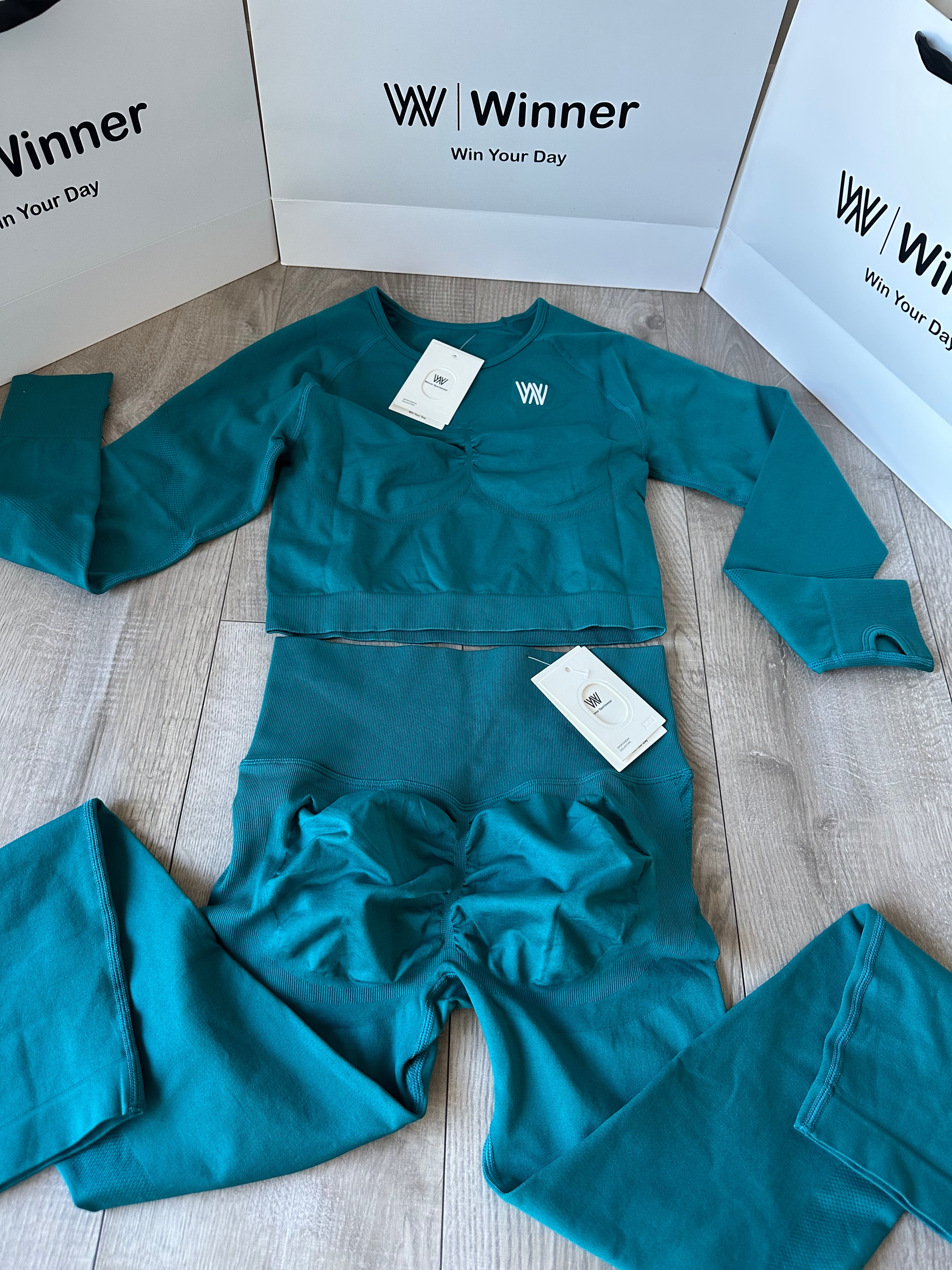 Long-sleeve set