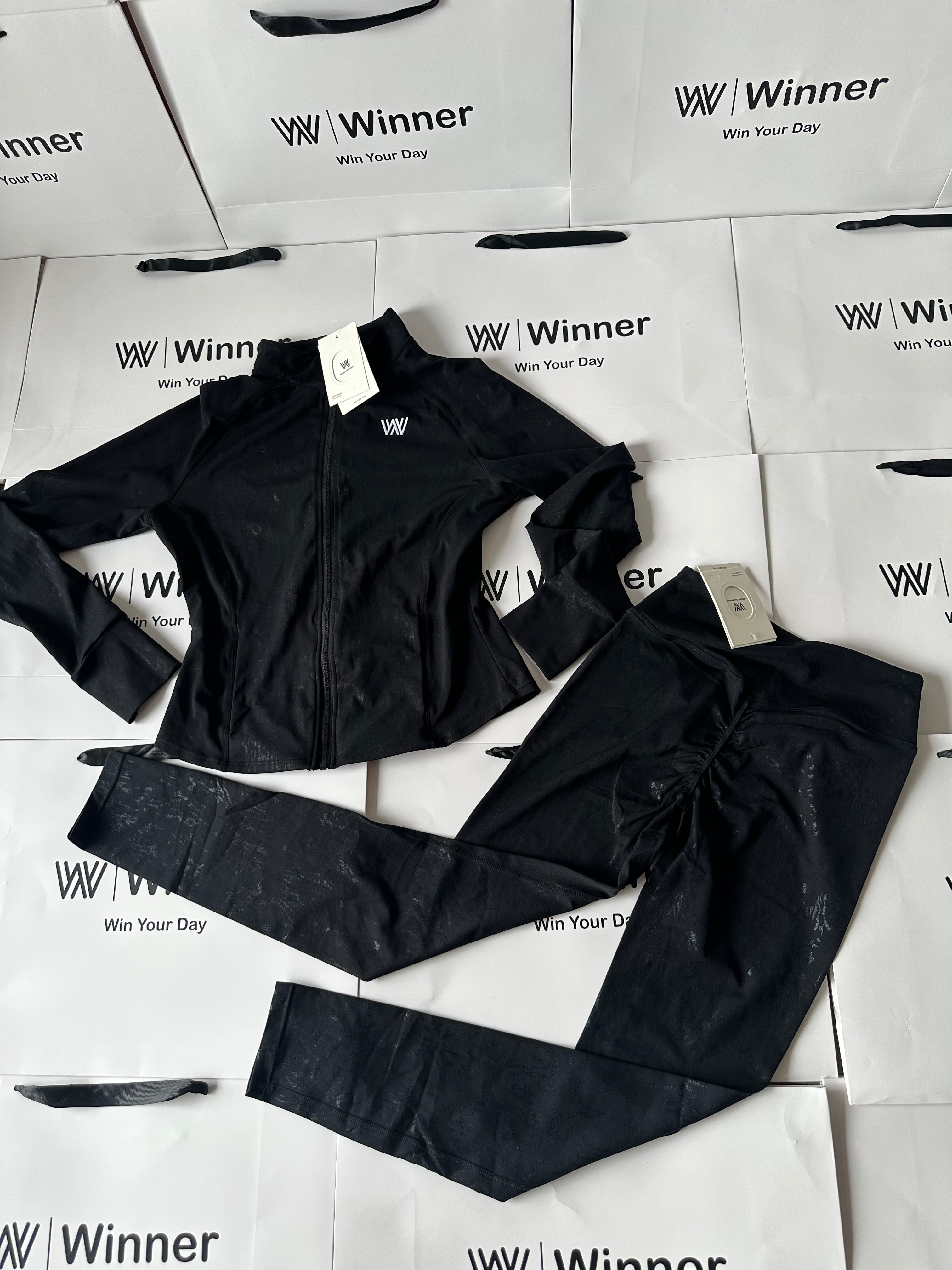 Zip-up jacket set